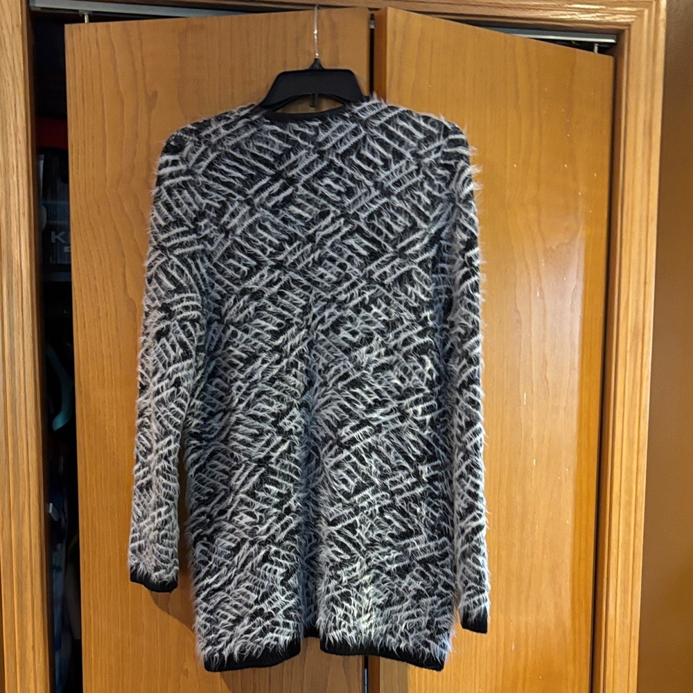 Relativity, black/white cardigan sweater, L - Picture 1 of 3